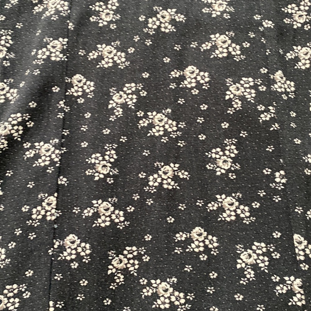 NWOT FLORAL DRESS - Picture 2 of 5